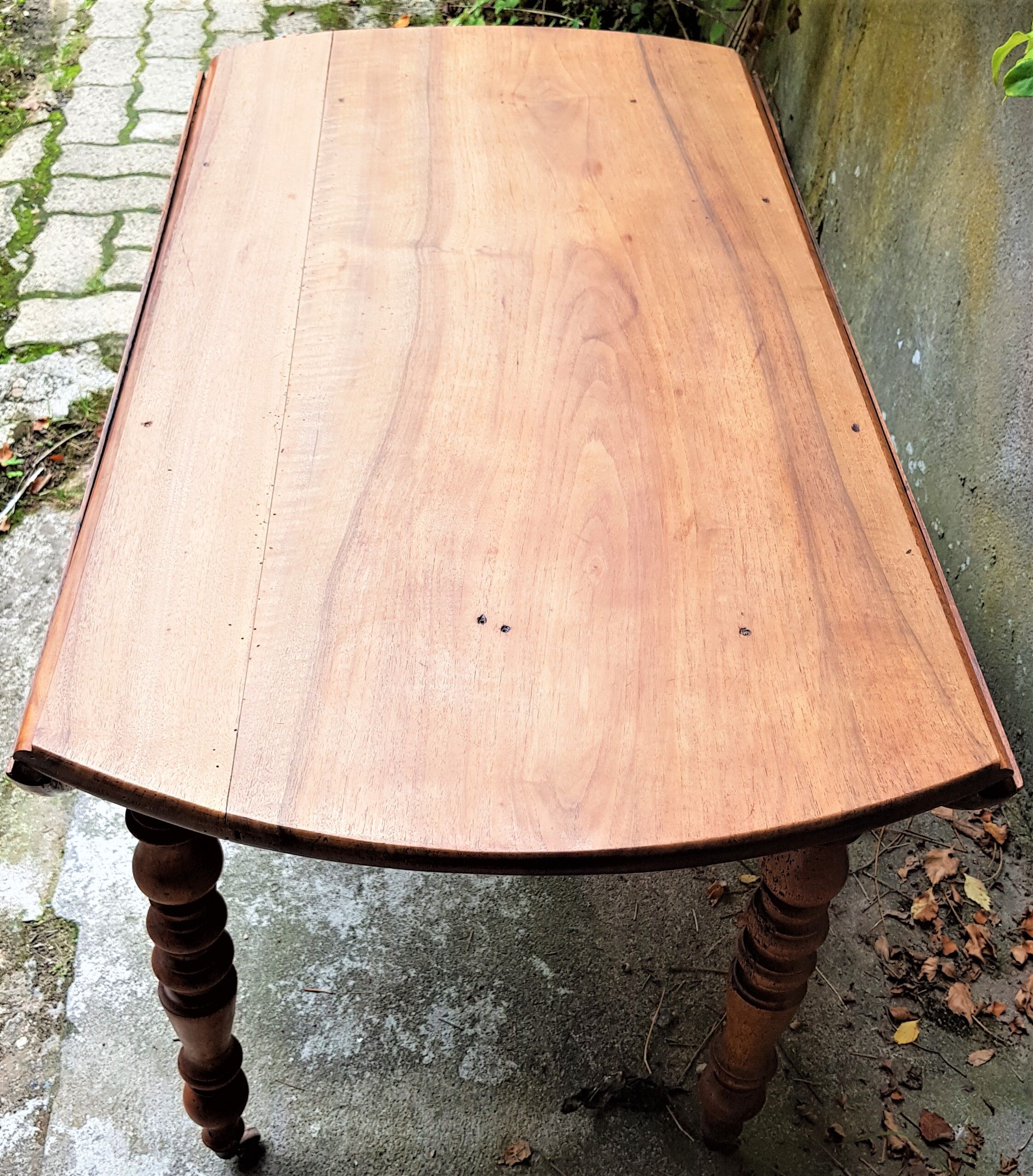 Louis Philippe roundtable