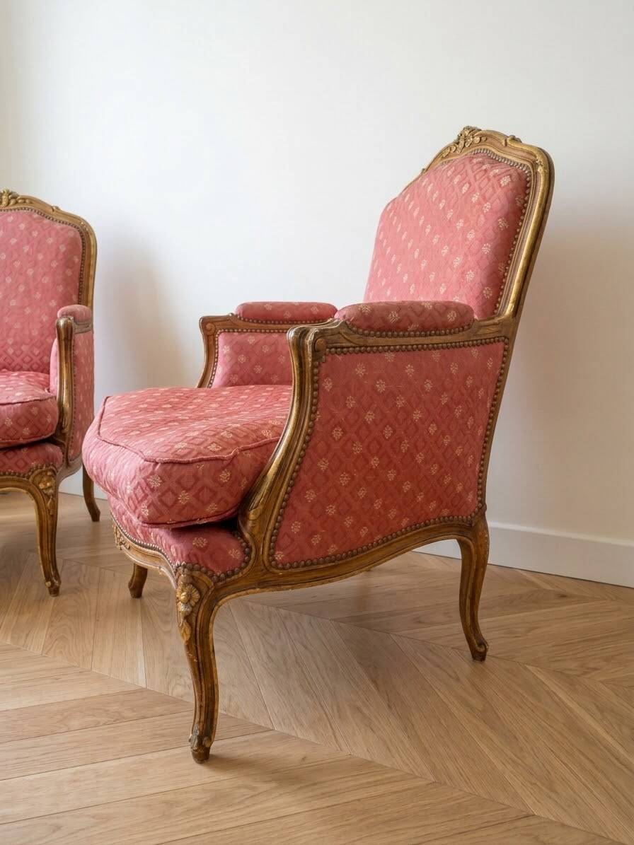 Pair of Louis XV cabriolet armchairs in wood and pink fabric.