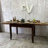 Extendable farm table