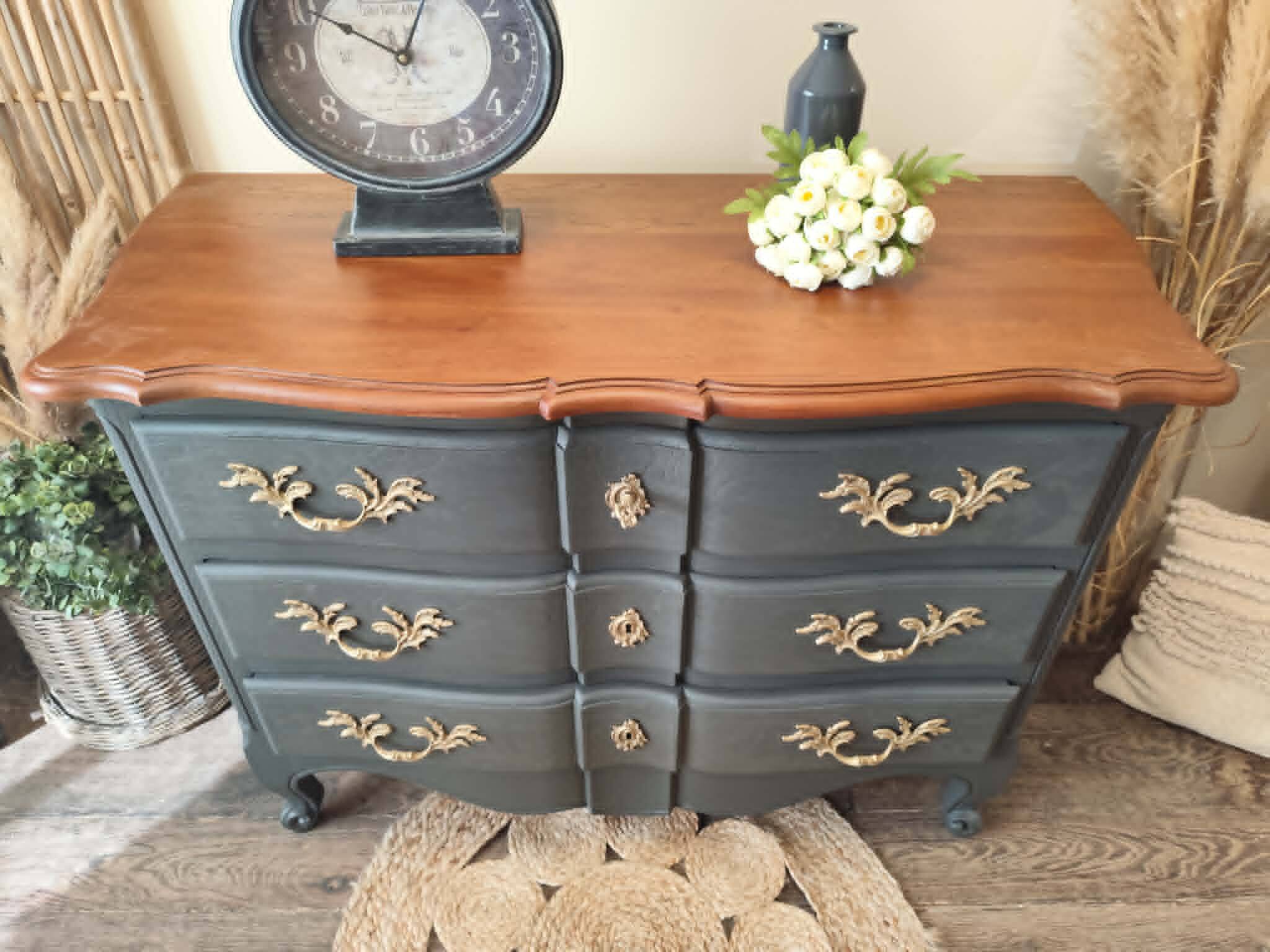 Cherry wood chest of drawers