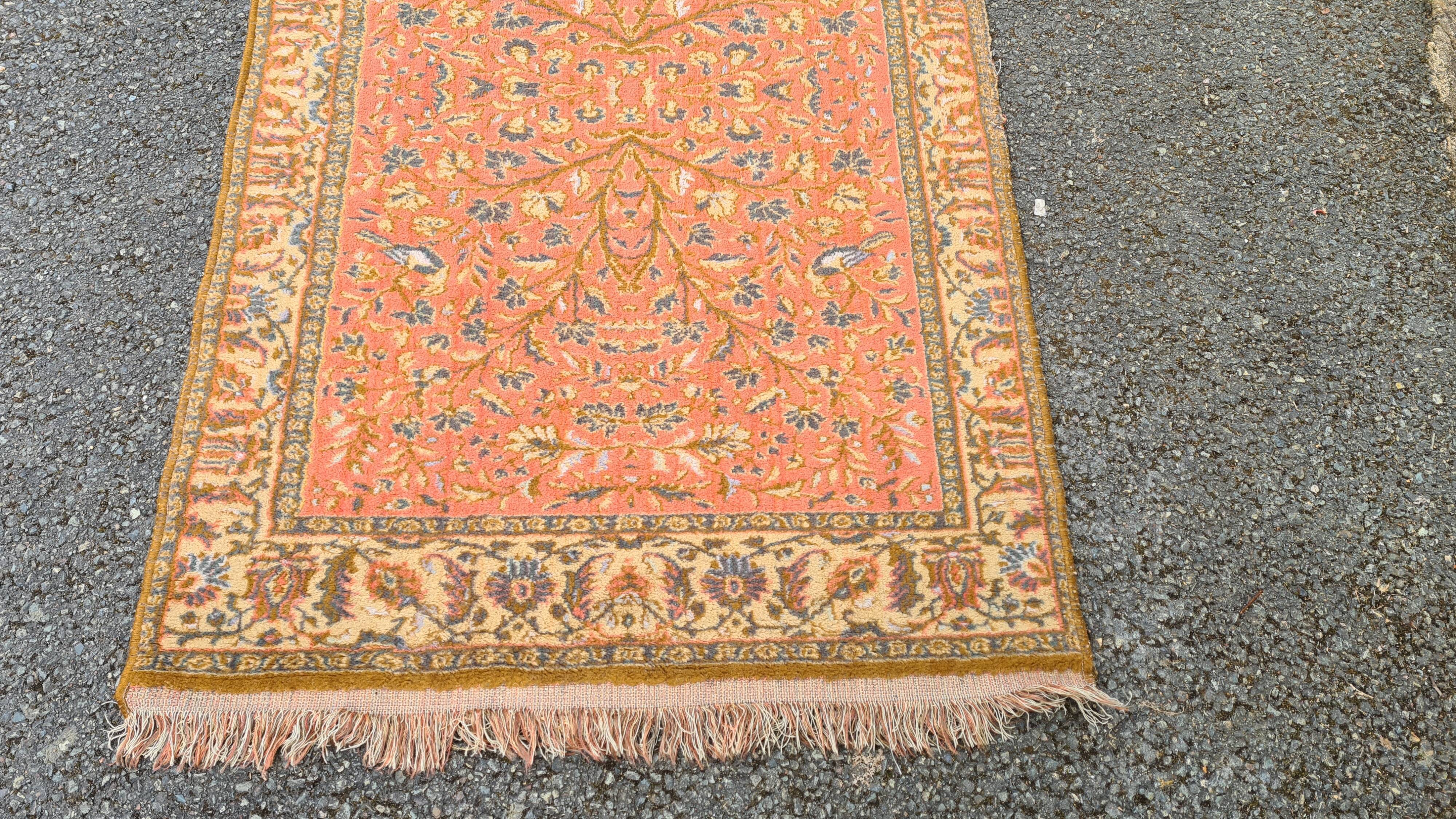 Old carpet 117x96cm