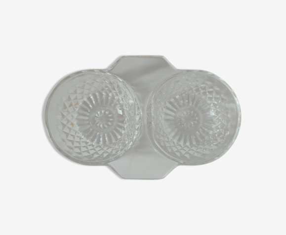 Salière et poivrière en verre moulé