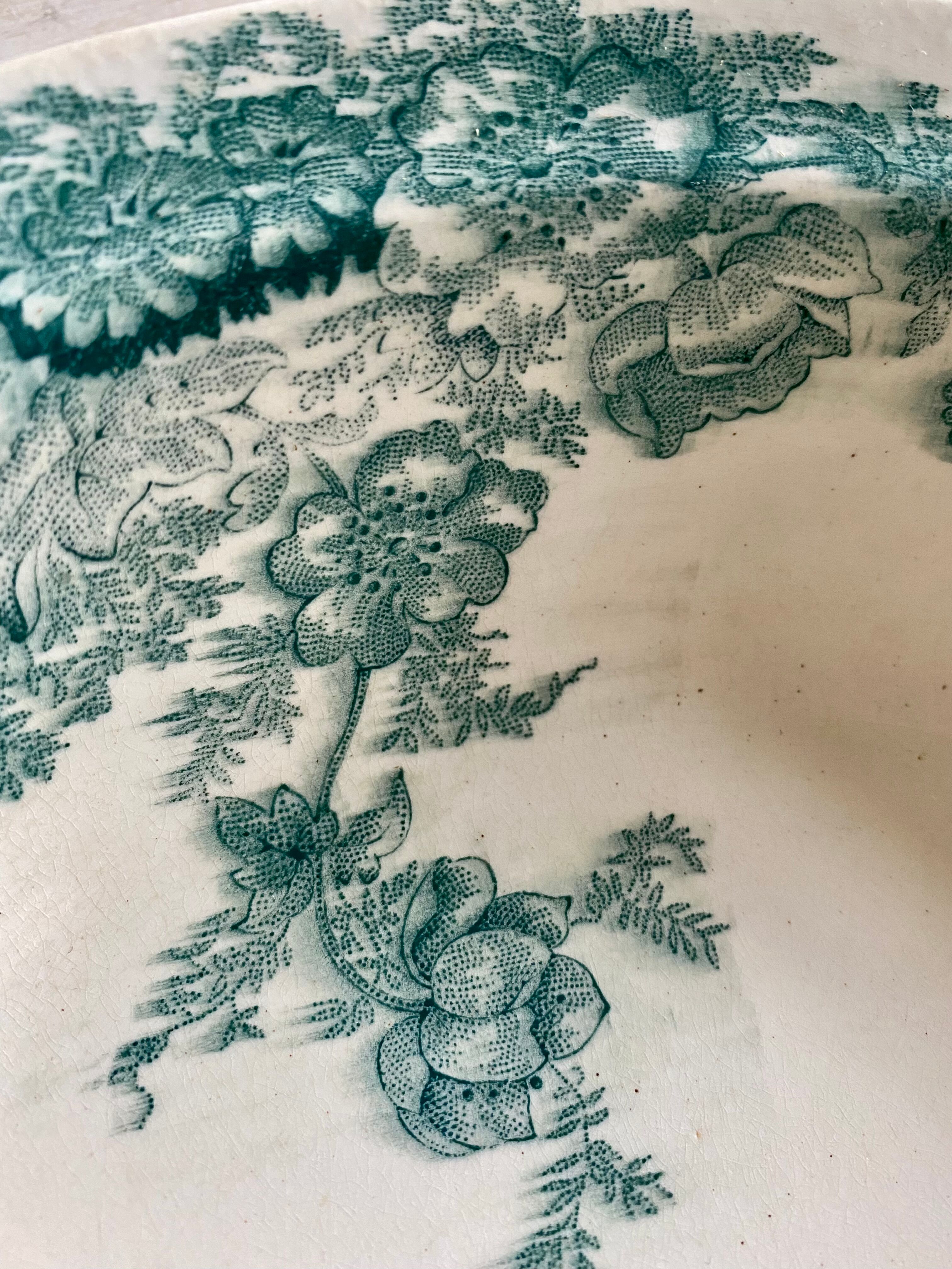 Round dish signed Bertrand Bordeaux model Anémone