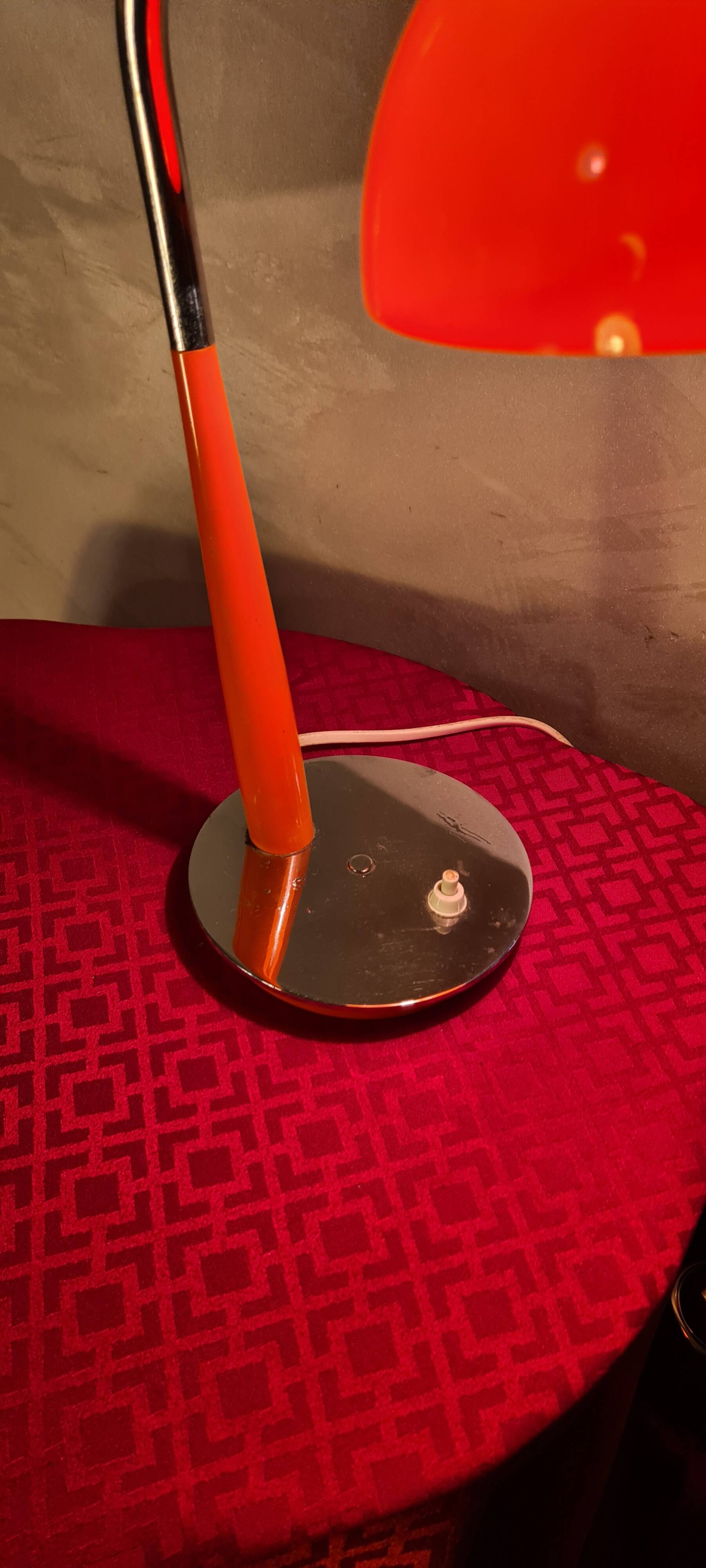 1970s chrome and acrylic desk lamp 40x27elec inter button