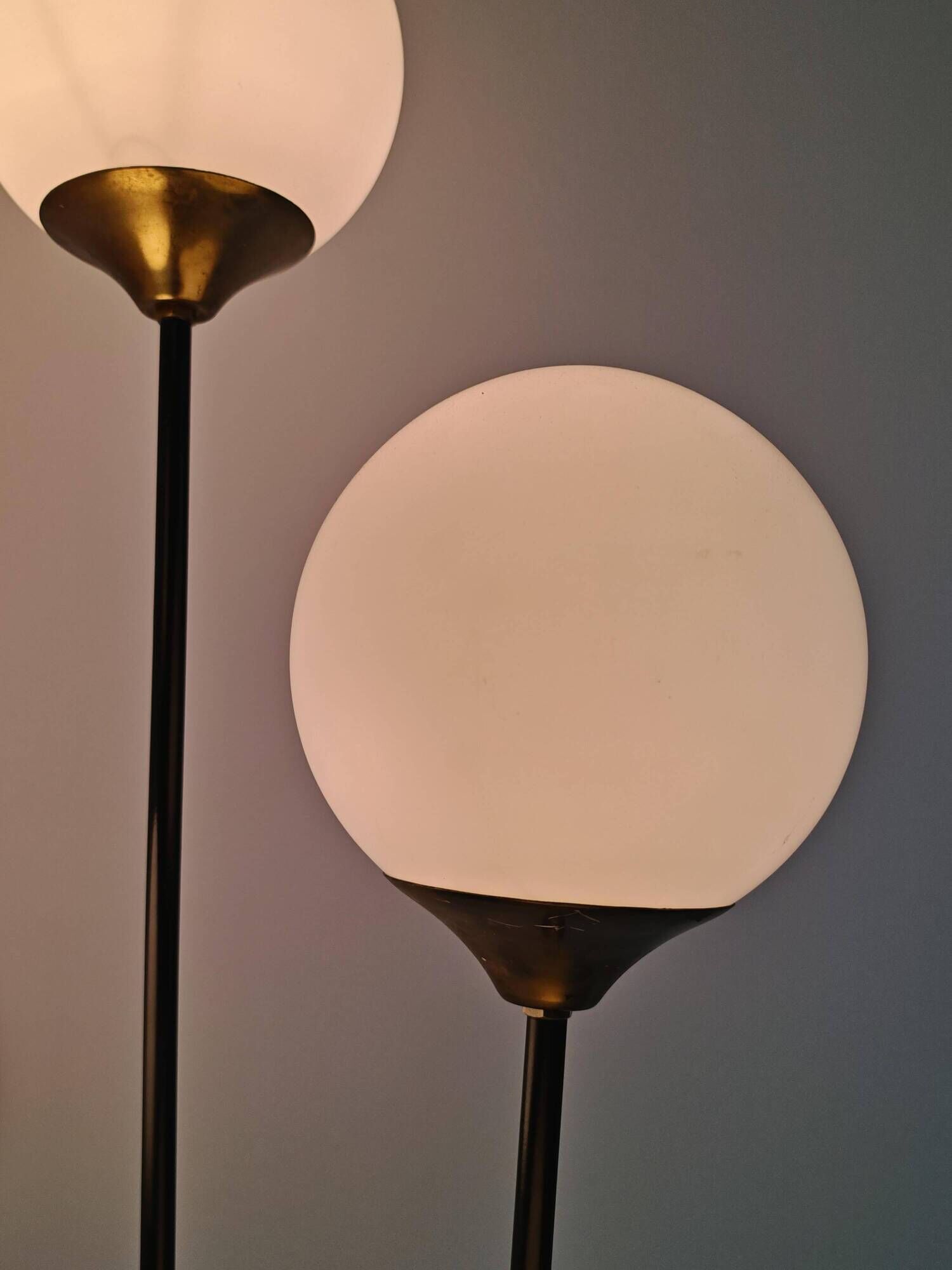 Mid Century Modern floor lamp in brass, marble, and opaline glass attributed to Stilnovo.