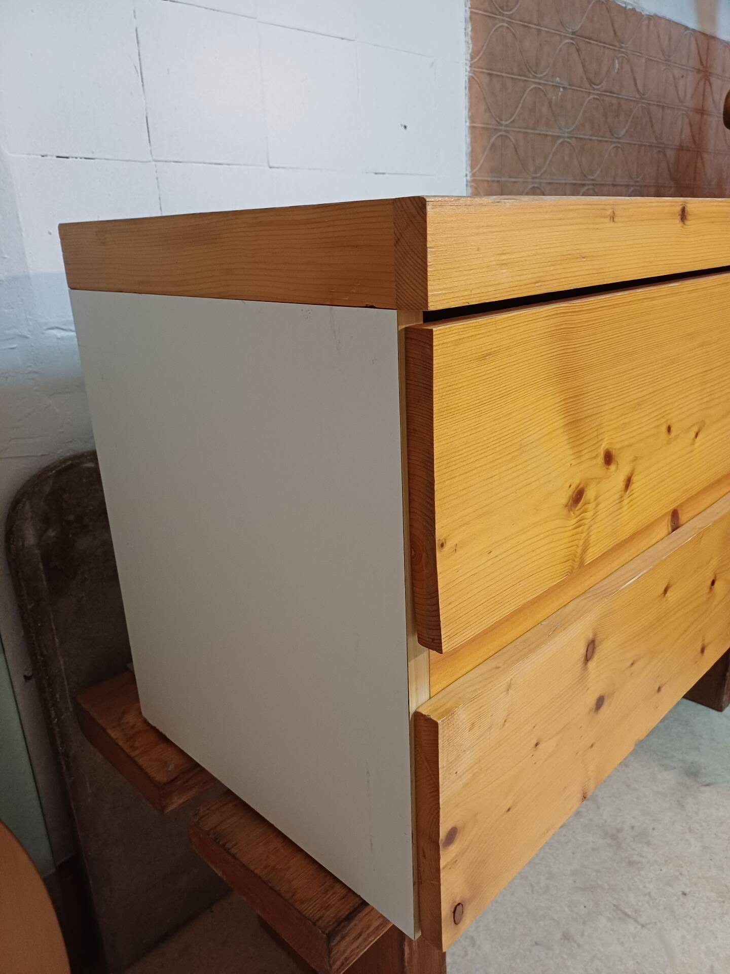Wall-mounted cabinet Charlotte Perriand