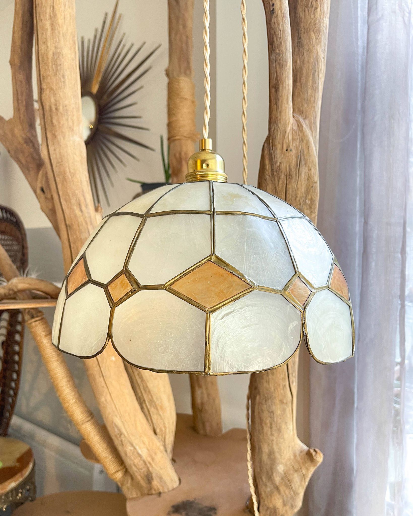 Vintage mother-of-pearl and vintage brass pendant light 1970