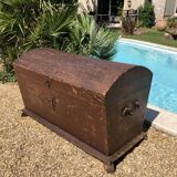 Curved chest 18th