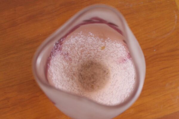 Vase série Rubis en fleurs en verre dégagé à l'acide signé Legras