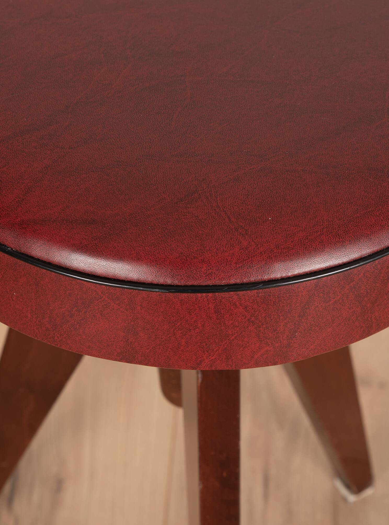 Adjustable piano stool. German design, Reiner Modell