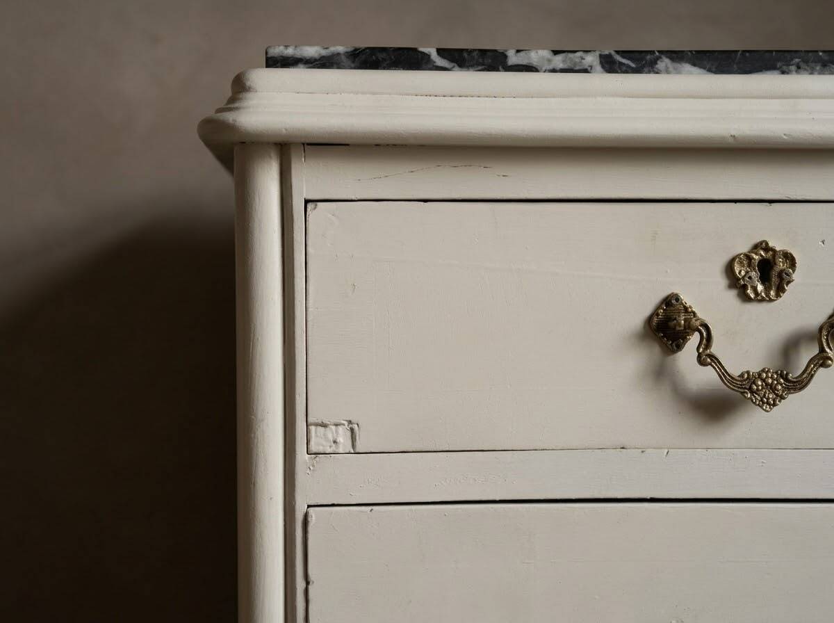 Commode vintage courbée avec plateau en marbre - Rénovée