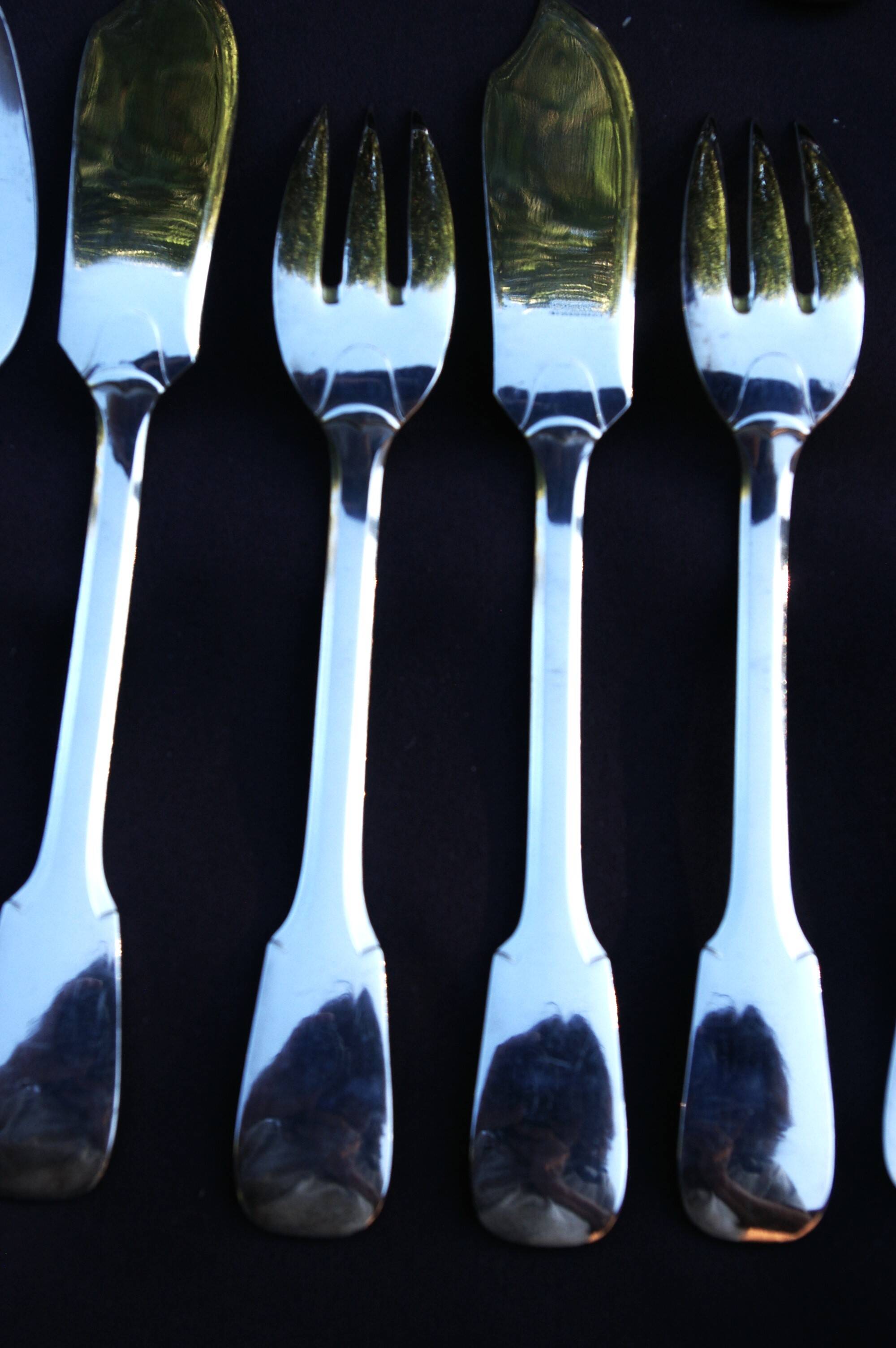 12 Silver Plated Fish Cutlery Sets (Forks + Knives)