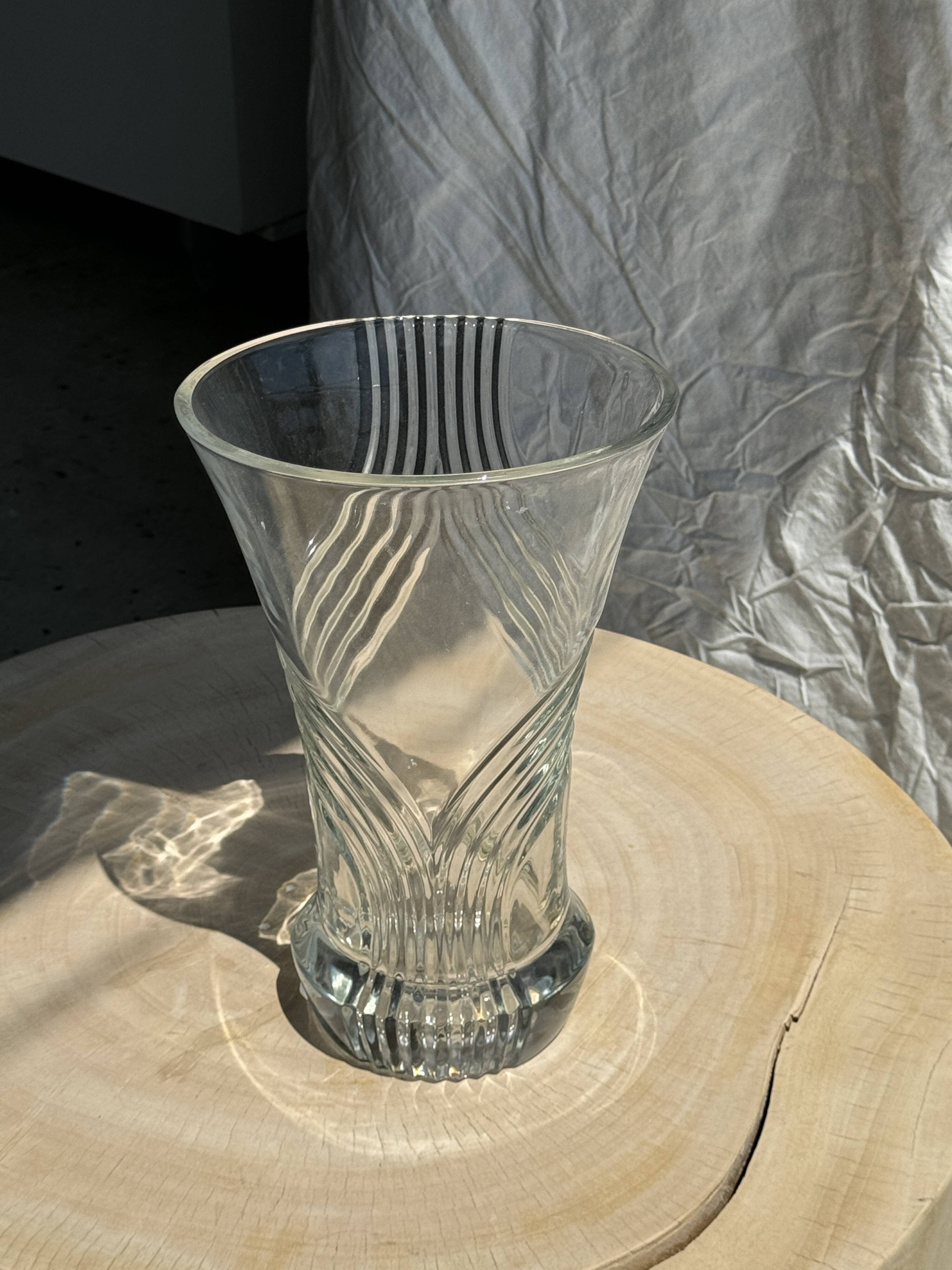Large geometric glass vase H30