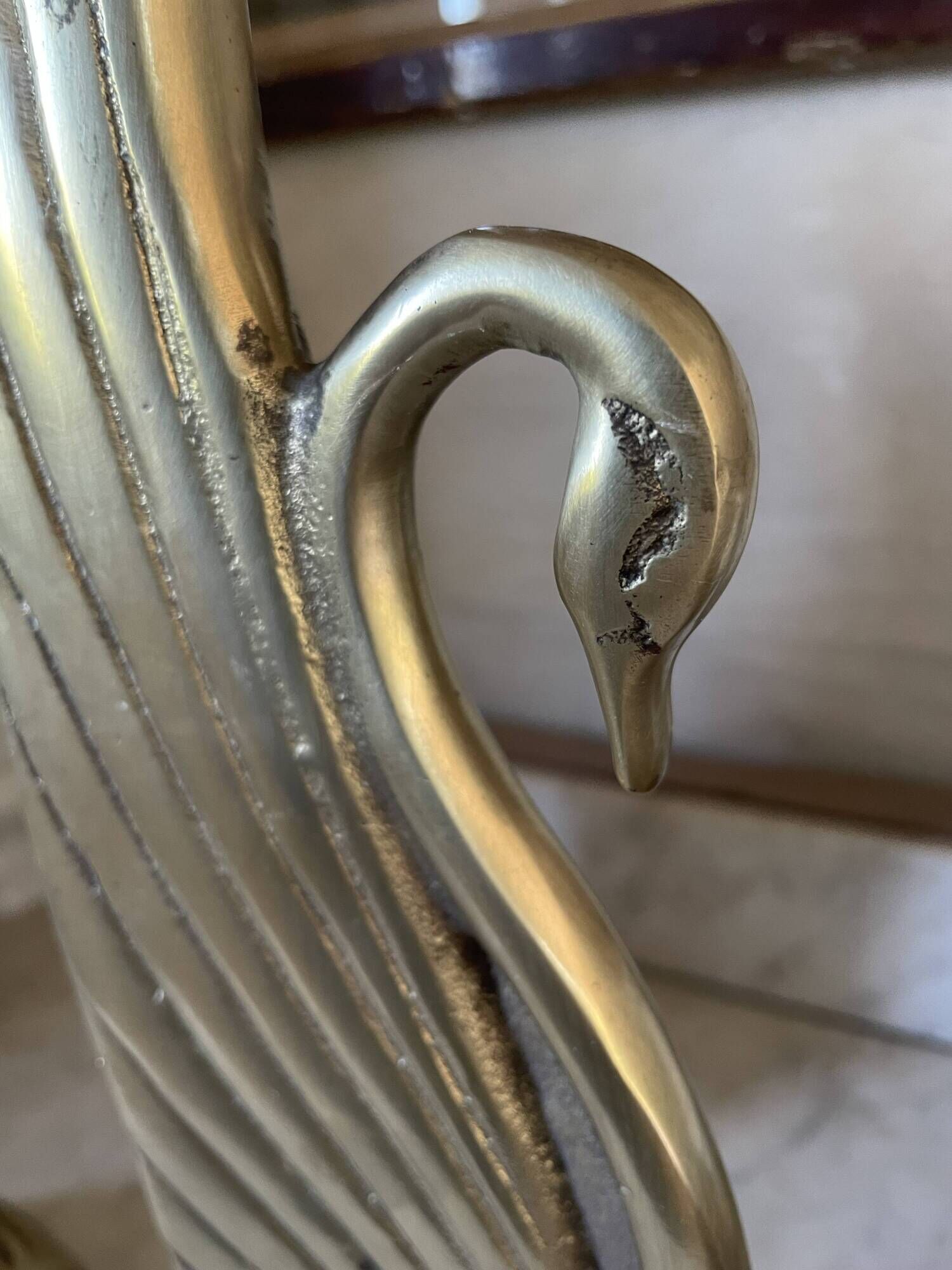 Pair of brass bookends, sculptural swans in Art Nouveau style.