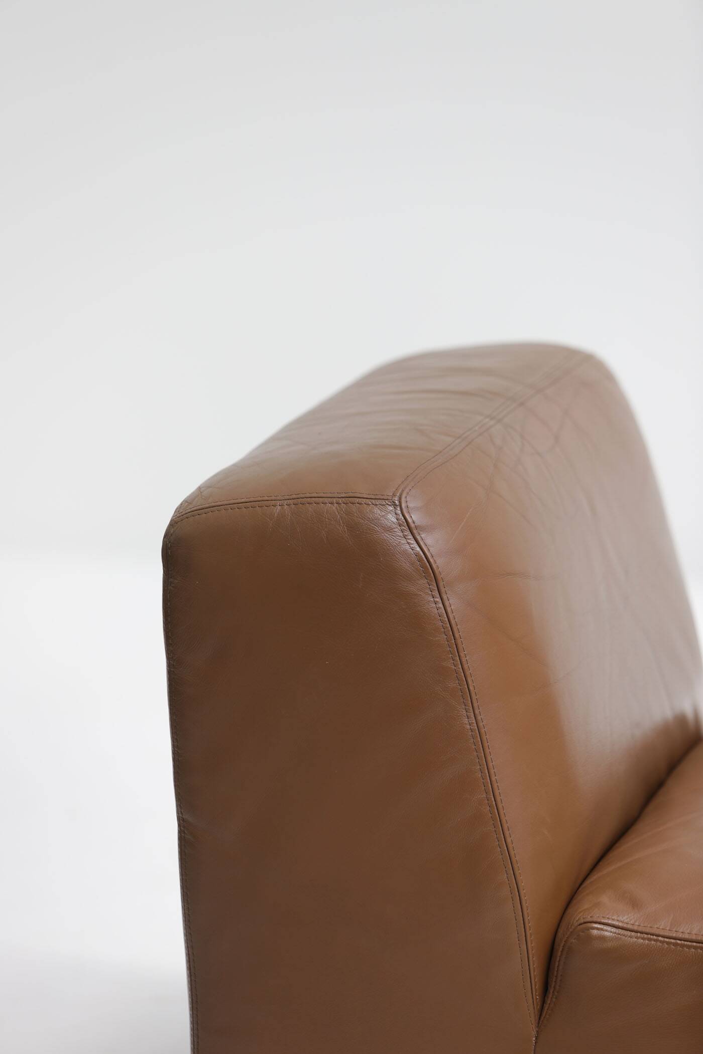 Modular leather sofa, manufactured by Durlet, Belgium, 1970s.