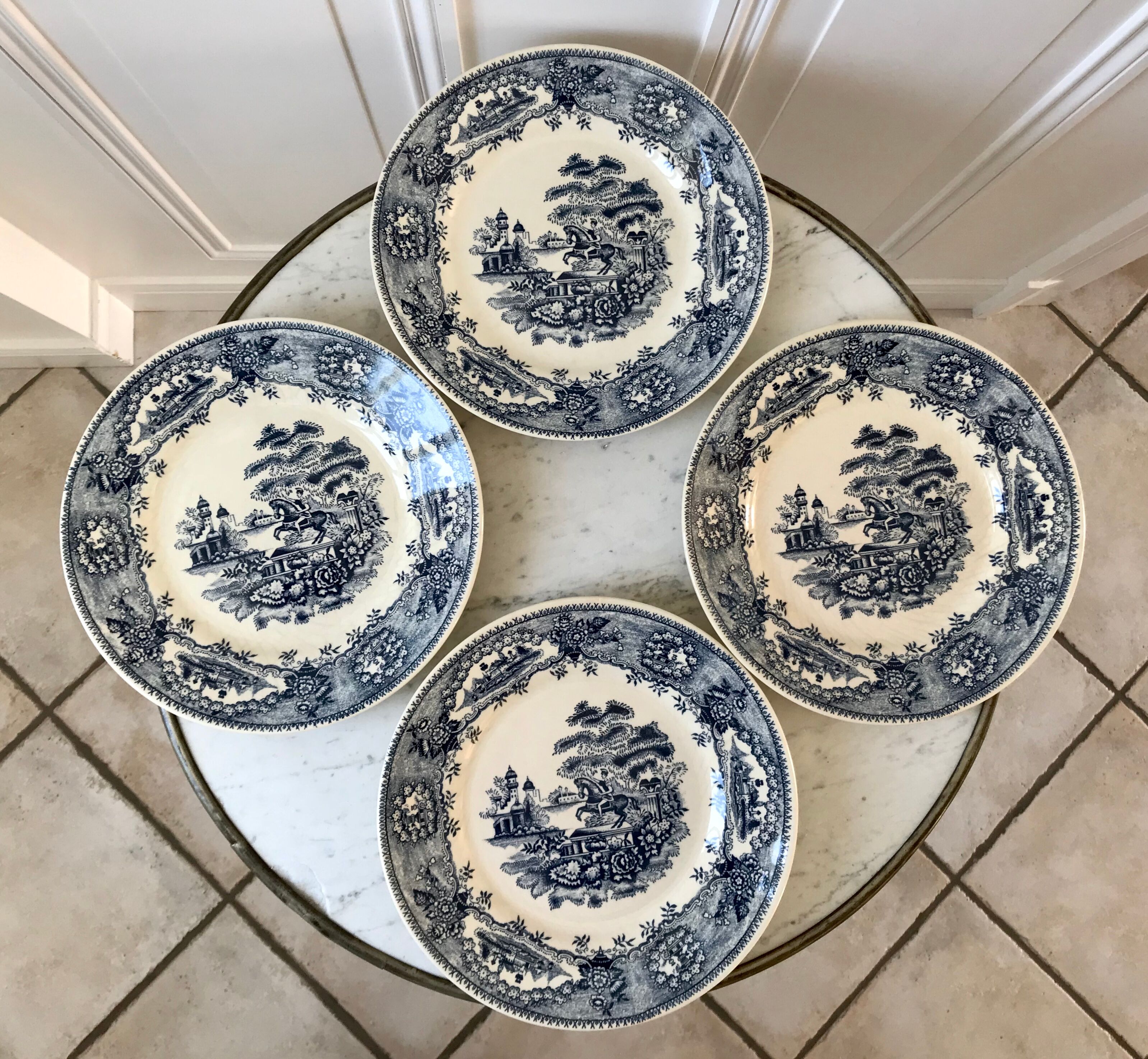 Set of 4 flat plates English style 60s