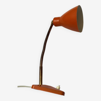 Lampe à poser en métal et laiton vers les années 1960- dimension : hauteur -36 cm- largeur -11cm-