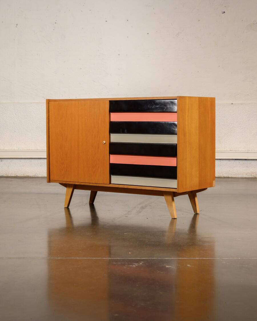 Buffet Jiri Jiroutek pink drawers
