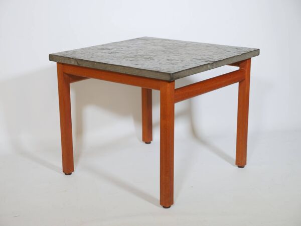 Ensemble de tables d'appoint en teck et ardoise du milieu du siècle, vintage des années 60 et 70