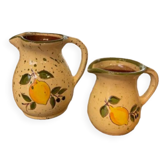 Set of 2 pitchers