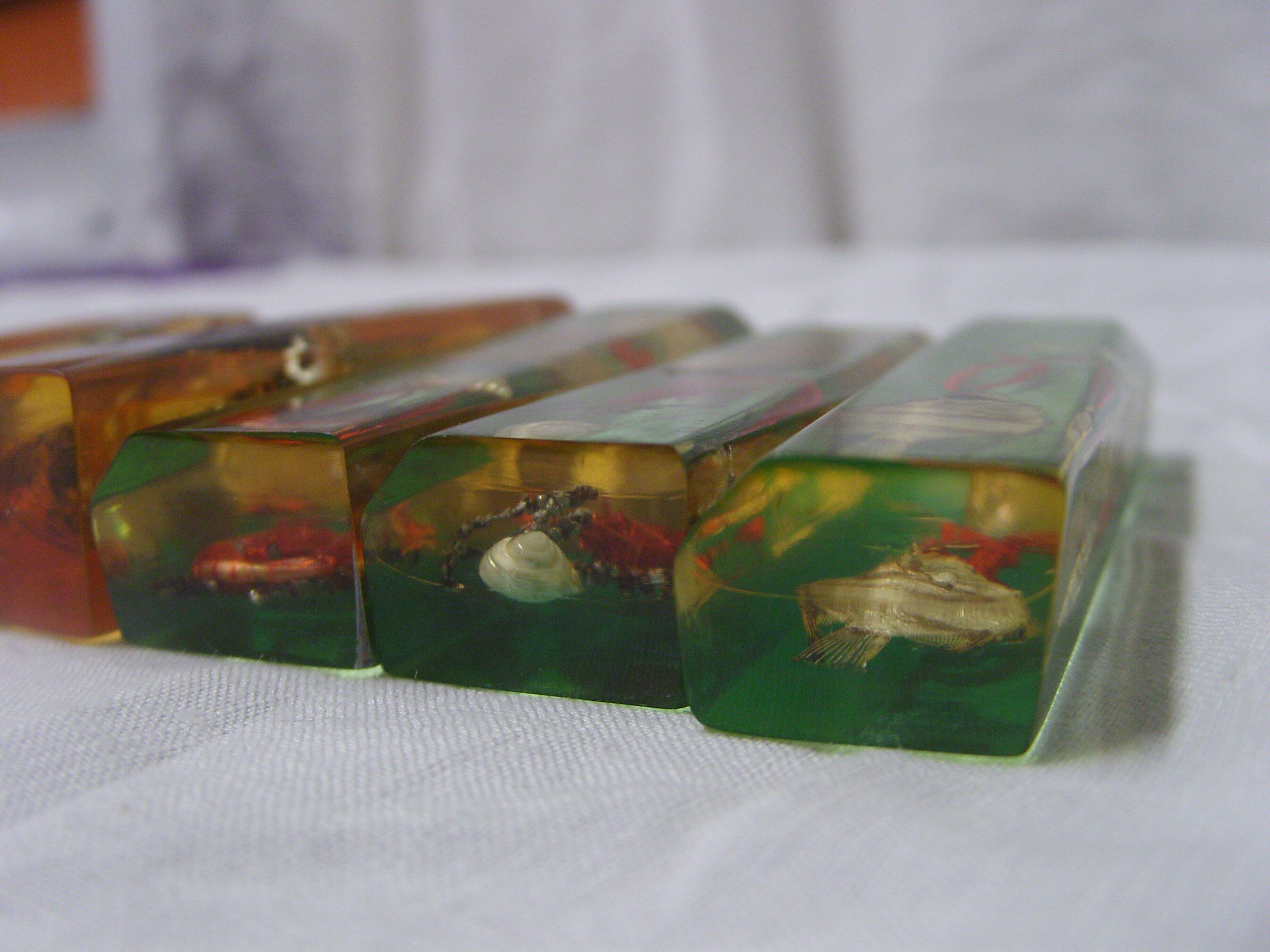 6 knife-wielding vintage insect inclusion