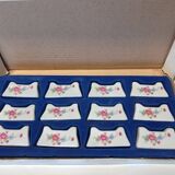 Box with 12 knife holders