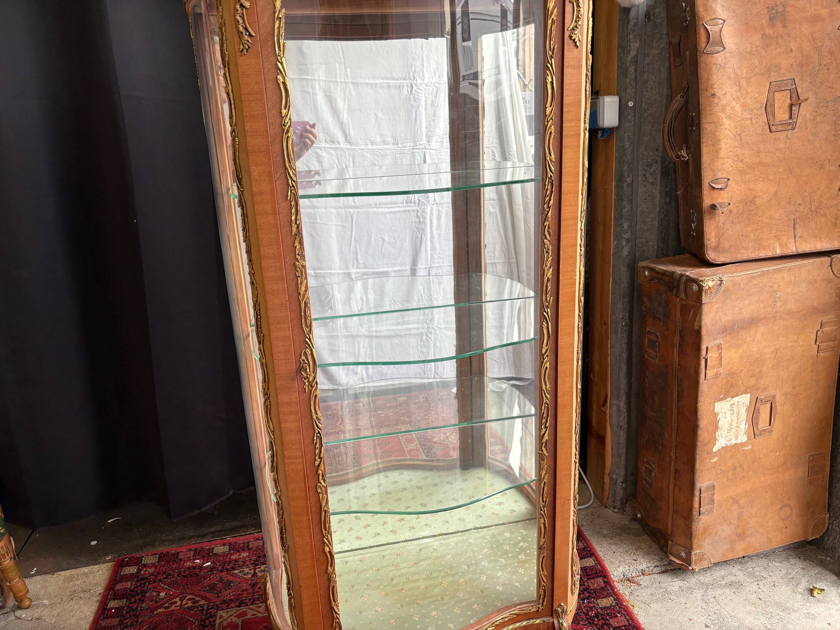 Louis XV/Transition style display cabinet in wood and gilt bronze