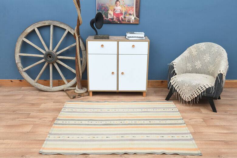 Vintage Turkish Rug 121 x 152 cm