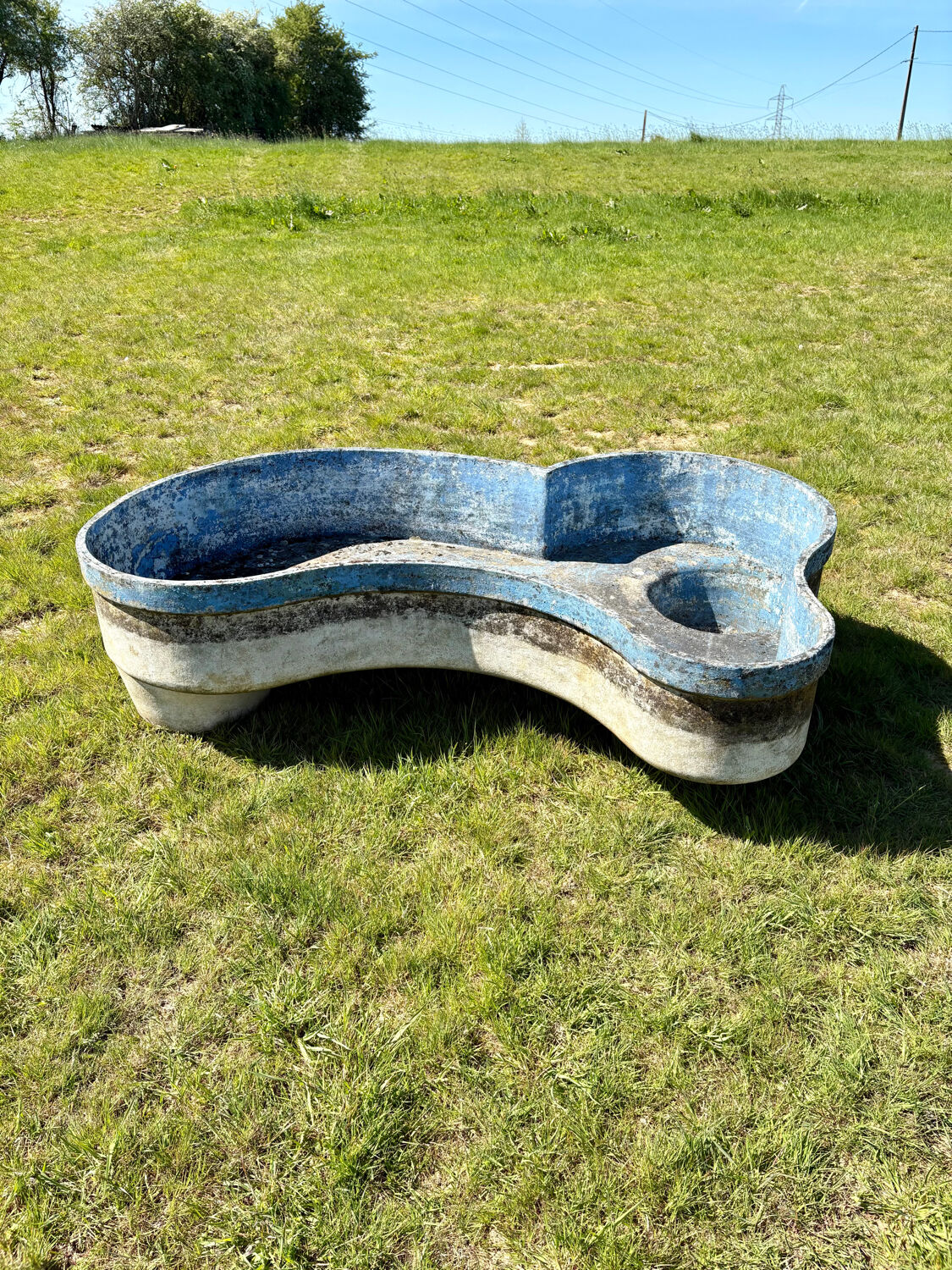Willy Guhl pond edited by Eternit – designer planter in fibrecement