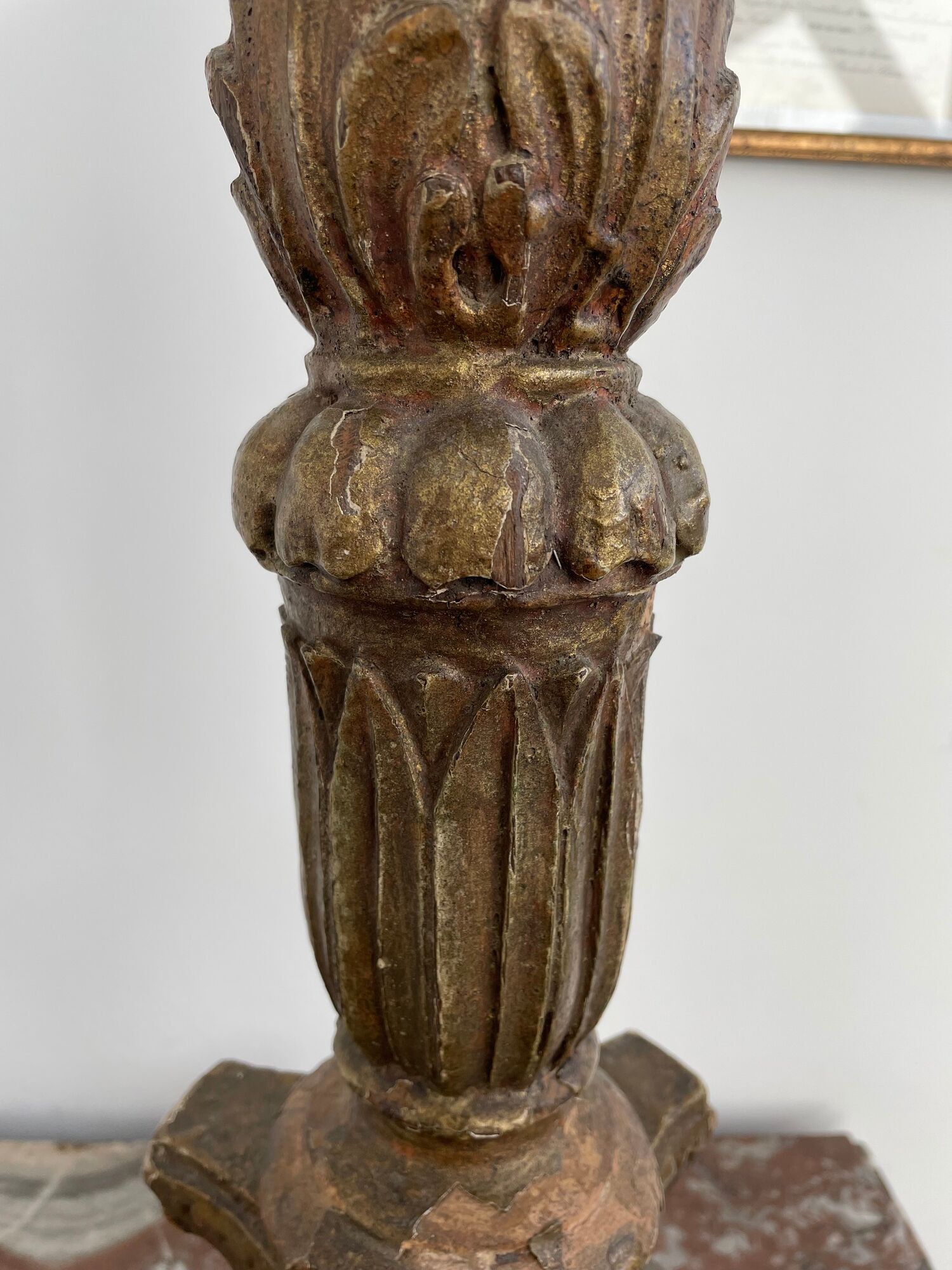 Candle picnic gilded and carved wood tripod feet, eighteenth century