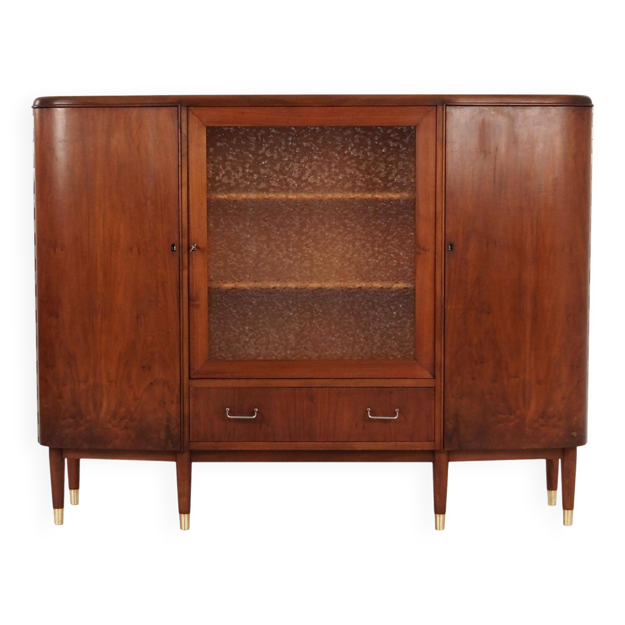 Buffet haut en noyer, design danois, années 1960, production : Danemark