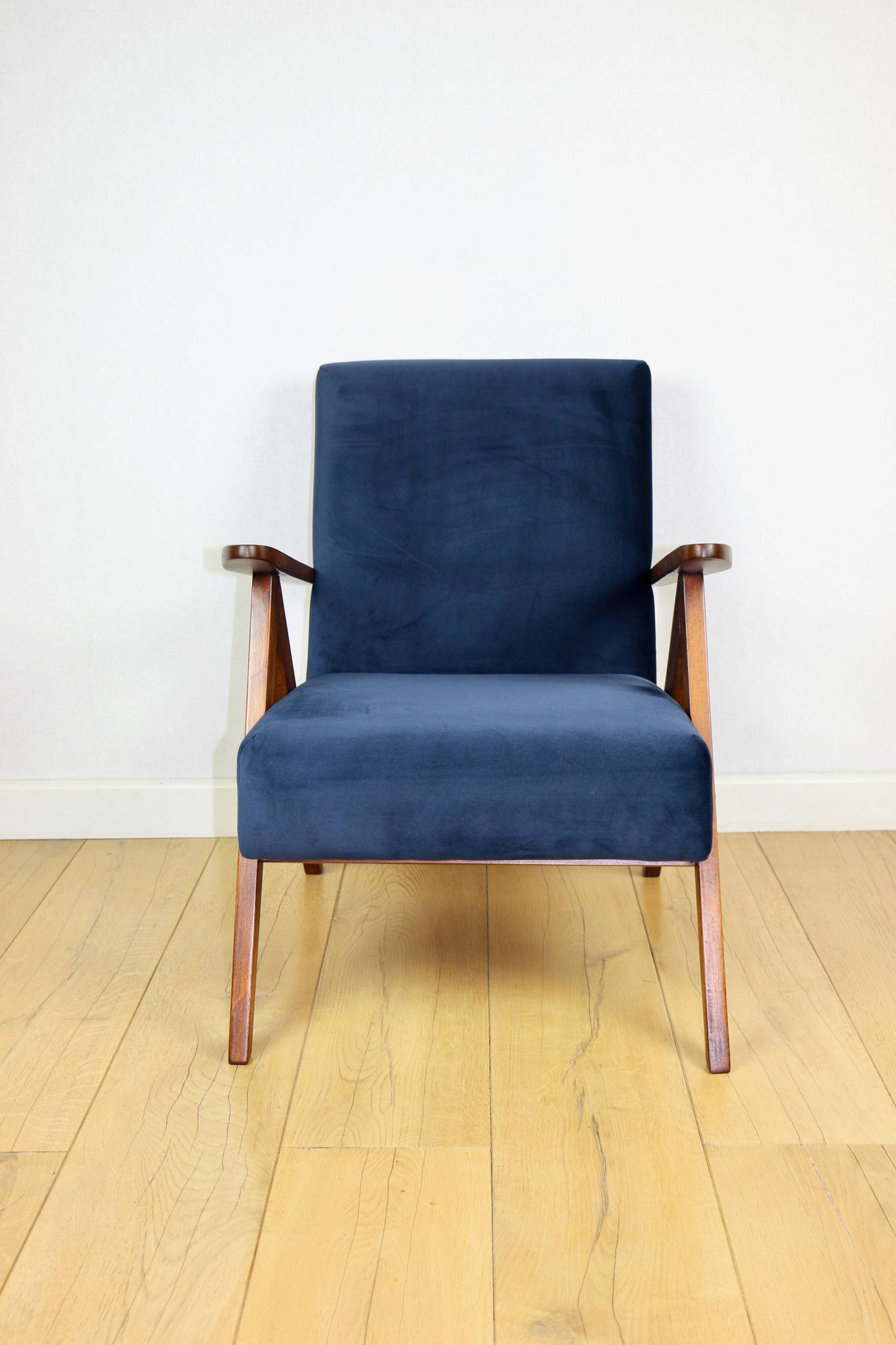 Classic armchair Var B-310 1960s vintage navy velvet - dark wood - 2 pieces available