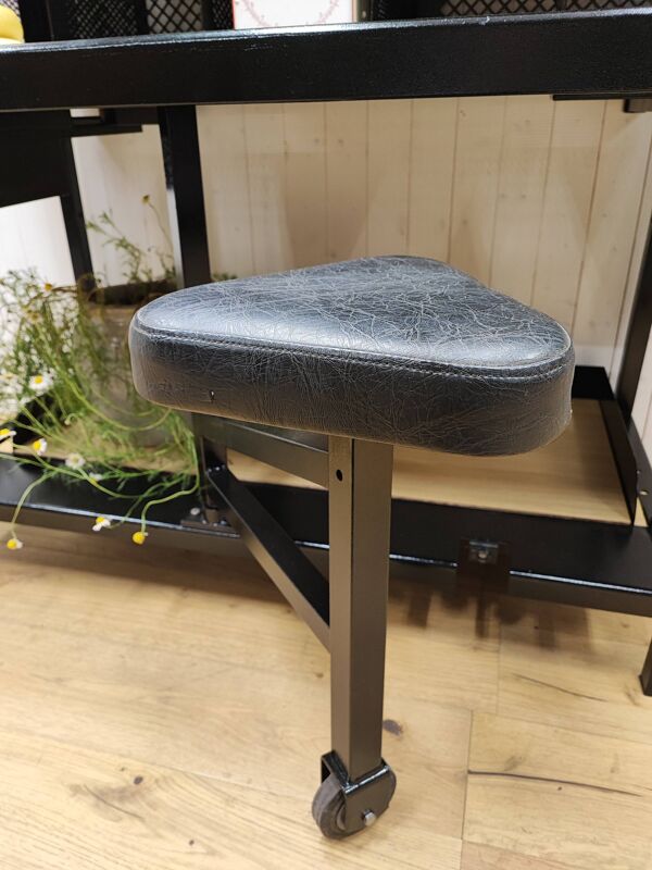 Ancien meuble de poste