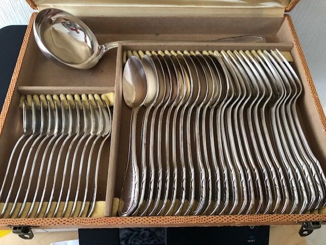 37 pieces of silver metal SFAM in its original box