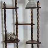 Corner shelf