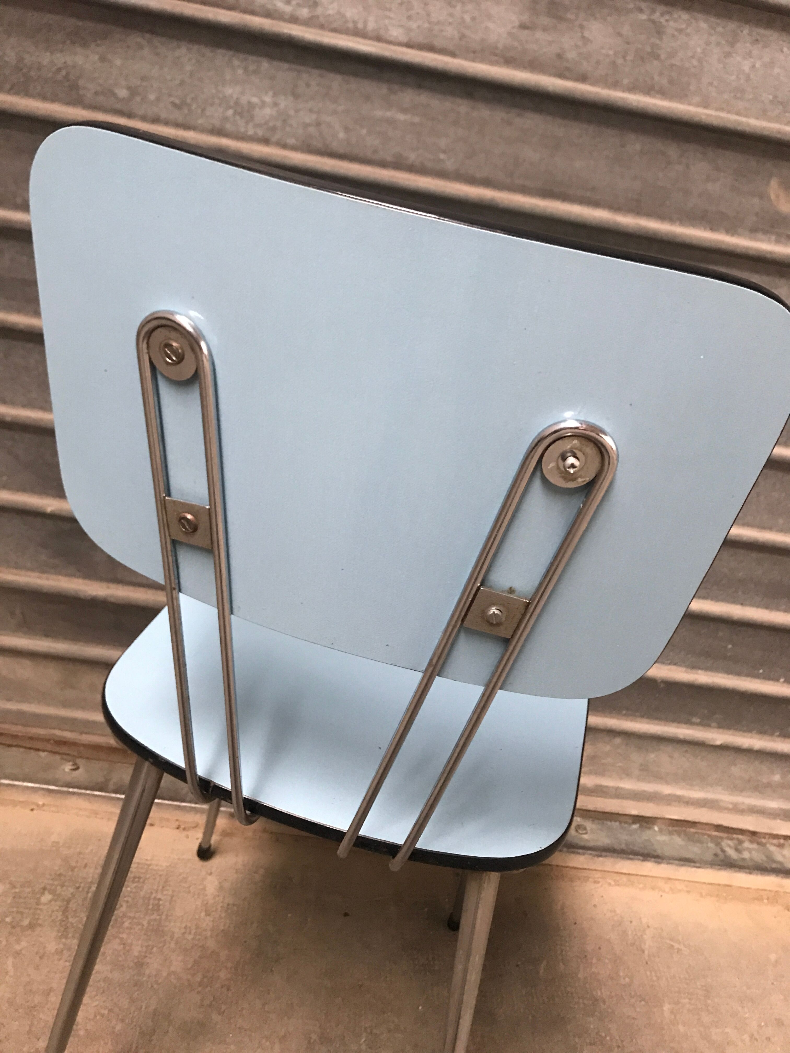 Formica feet compass chair
