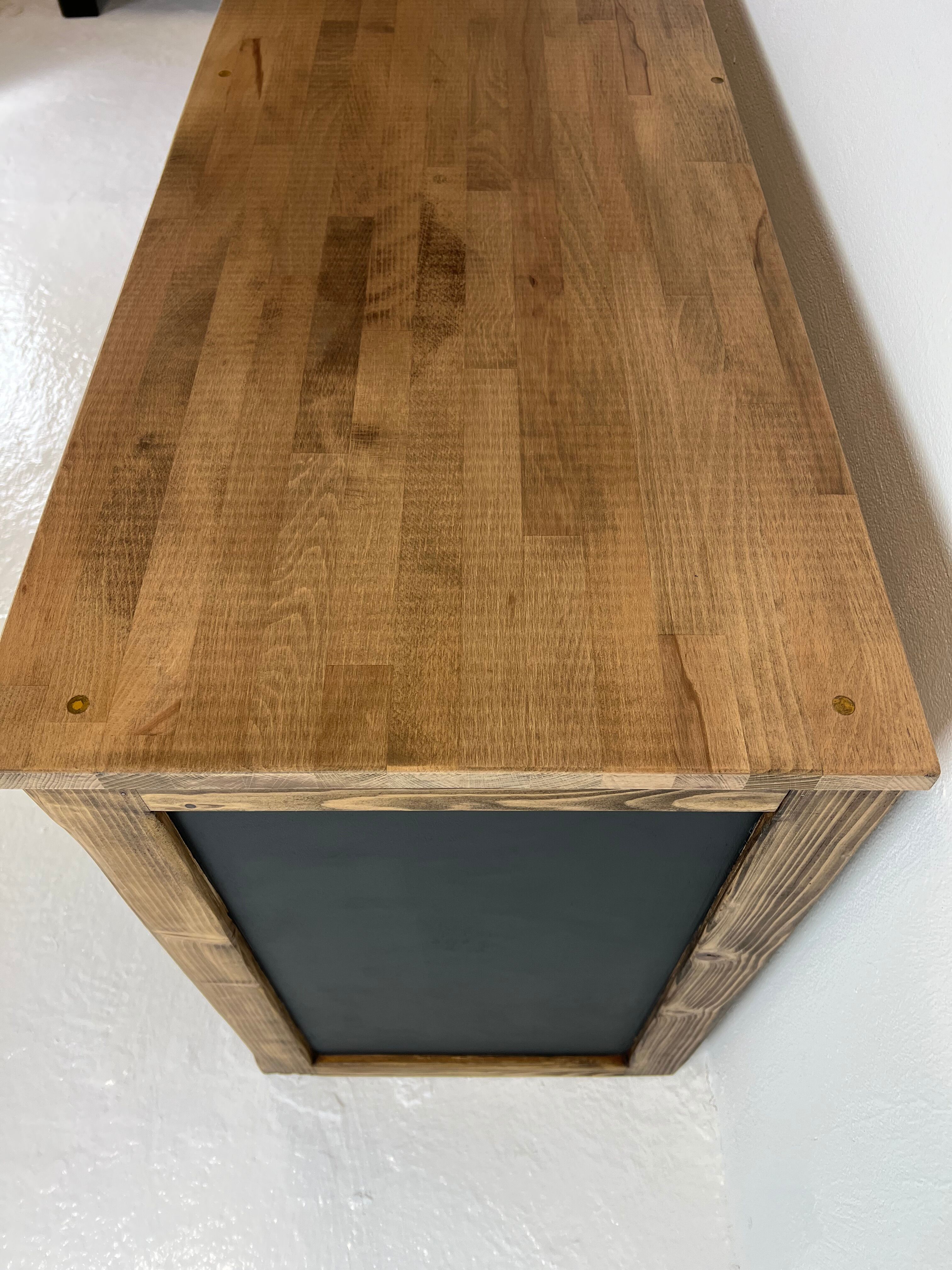 Yellow and black row with 2 sliding doors