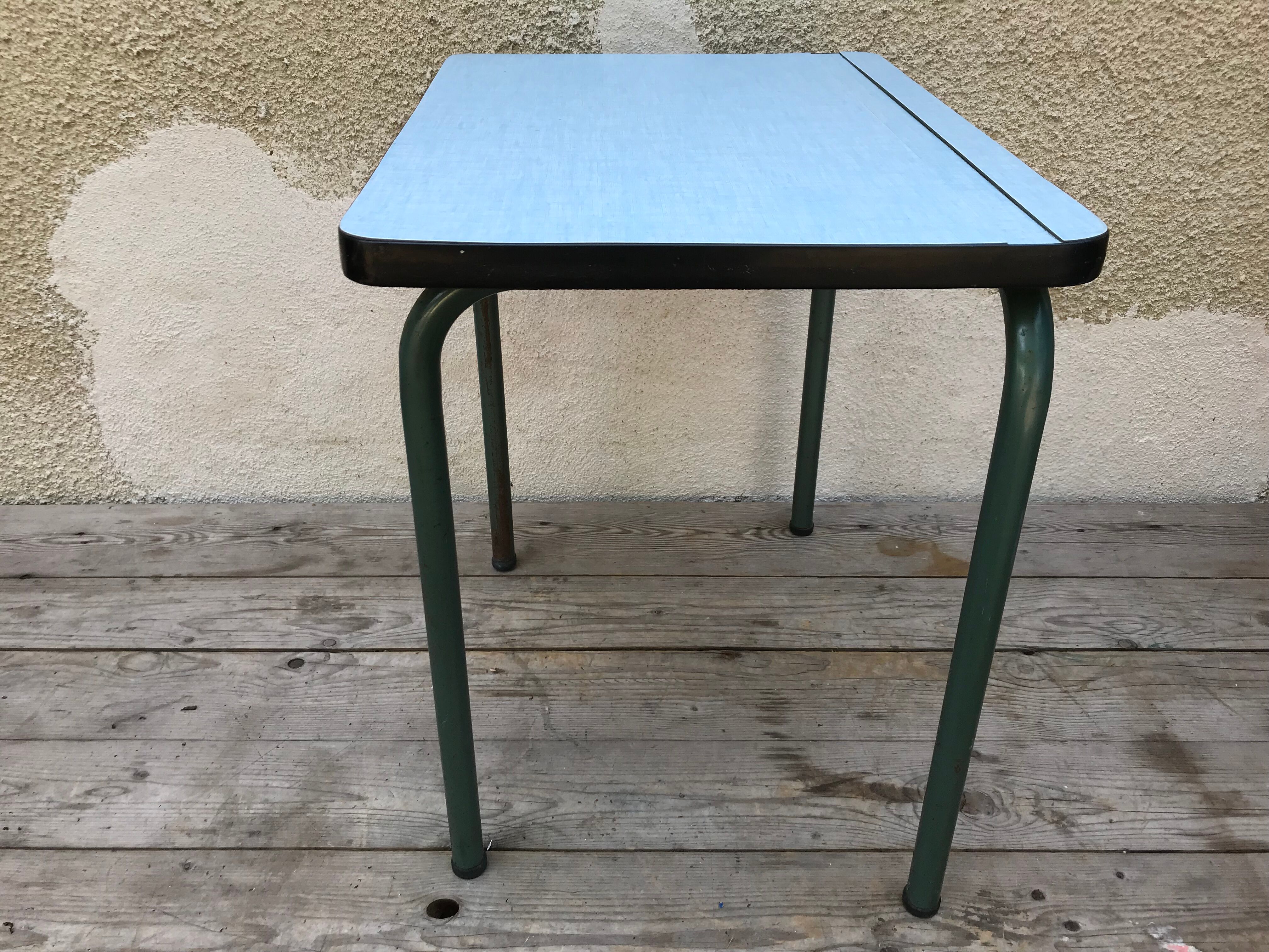Desk school child