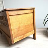 Coffre en bois et rotin