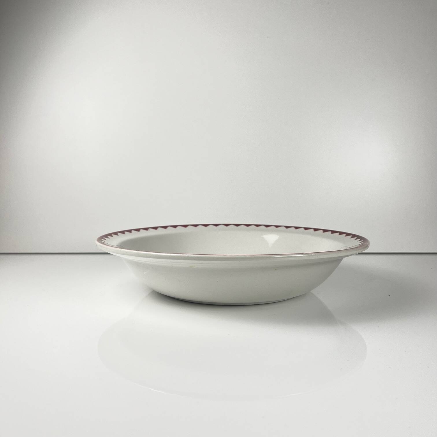 Large salad bowl with "Oeillet" rim, Sarreguemines, 1920-50