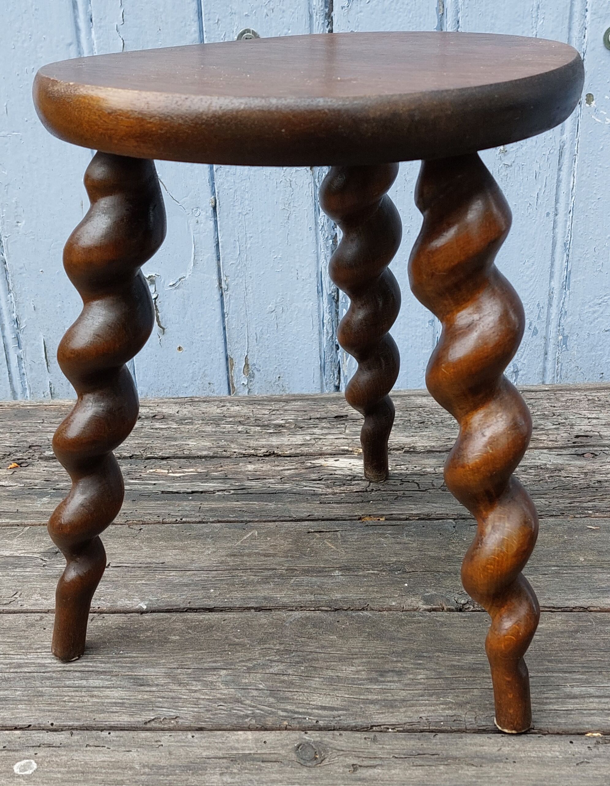Tripod stool