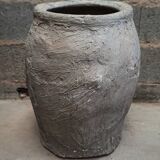 Pot ancien en terre cuite gris