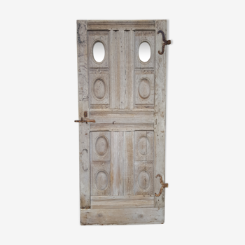 Old door eighteenth moldings and windows few ovals