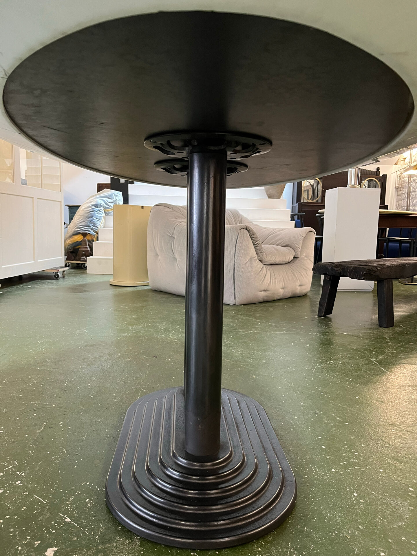 Oval dining table