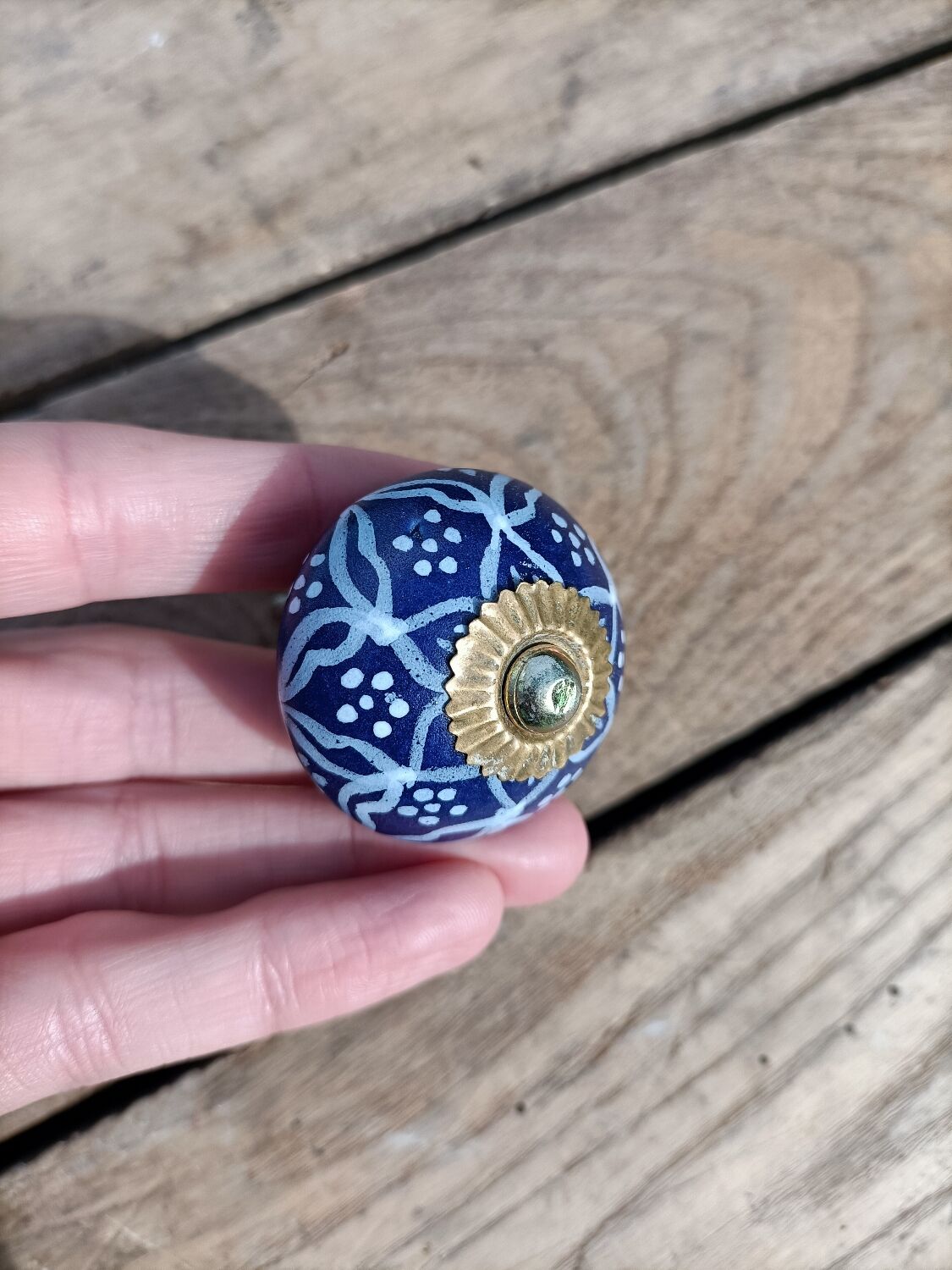 Genuine stoneware door knobs