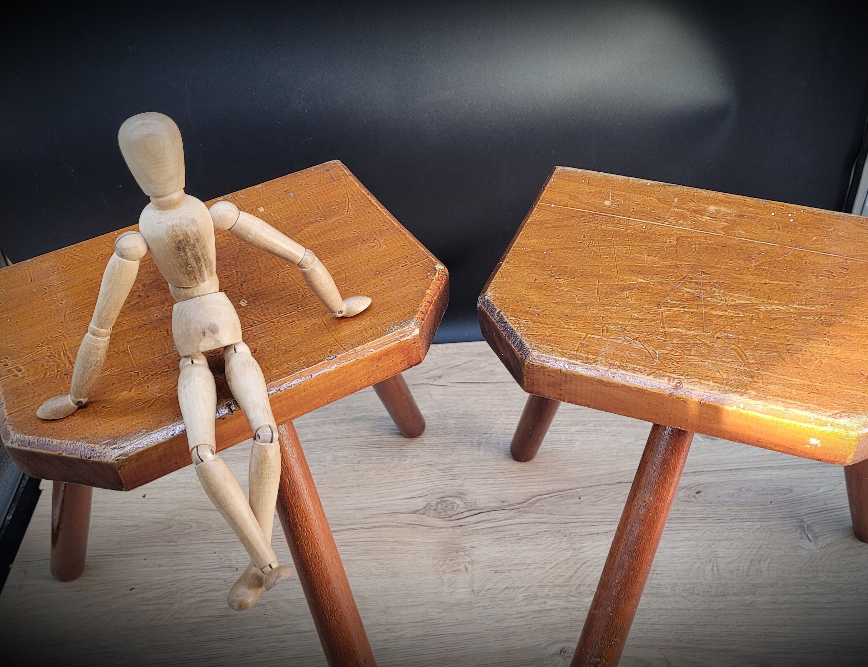 Duo tripod stool solid wood