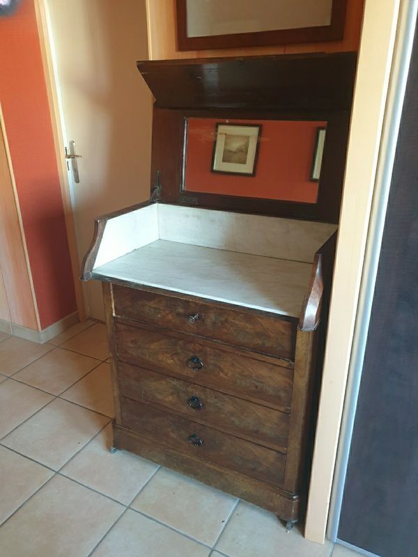 Antique dressing table