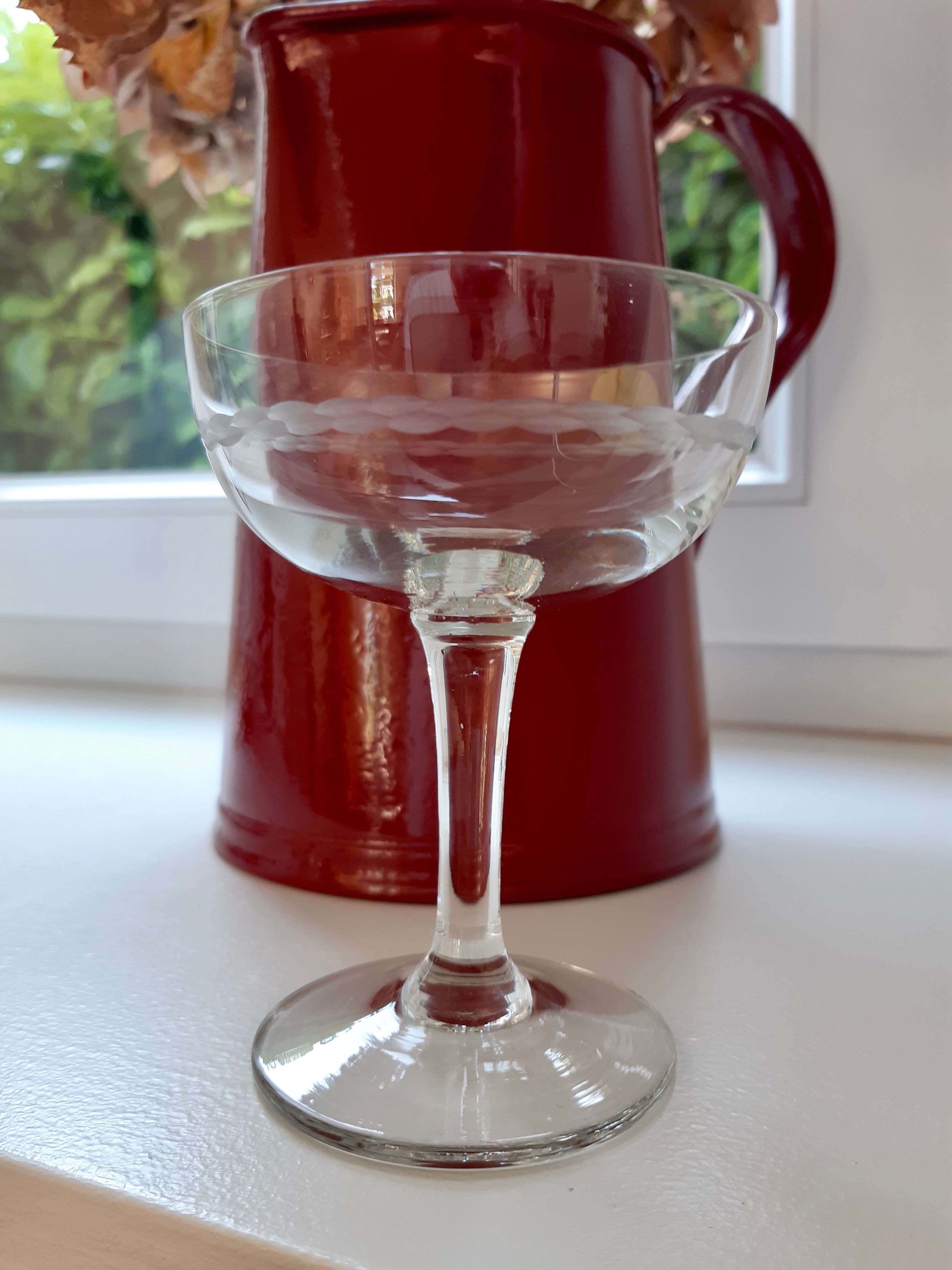 Set of 5 champagne cups engraved in crystal 40s-50s