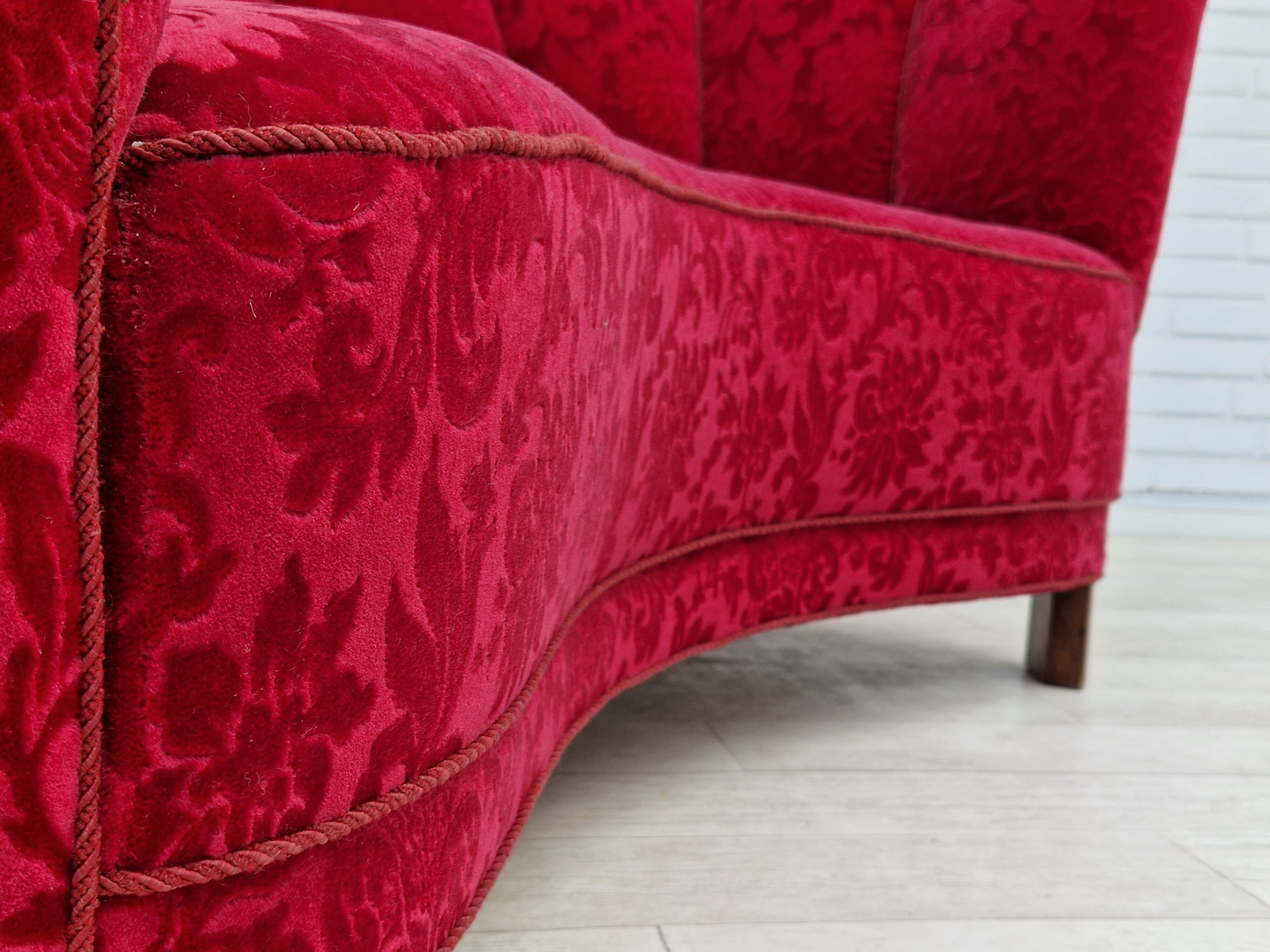 Années 1960, canapé danois vintage 3 places « Banana », original très bon état.