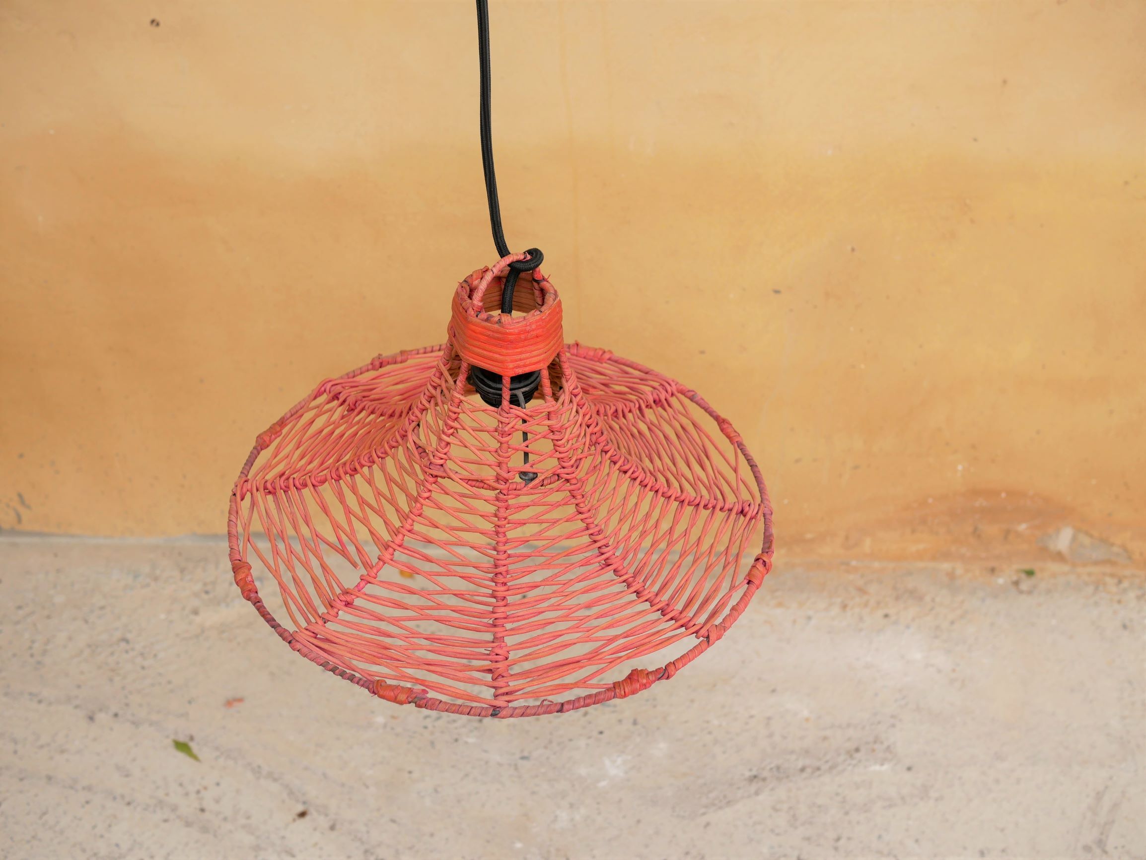 Vintage tulip hanging lamp in rattan